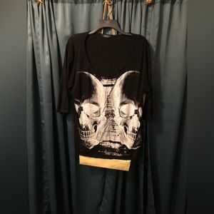 Deb- double skull t-shirt (inventory tub #1)